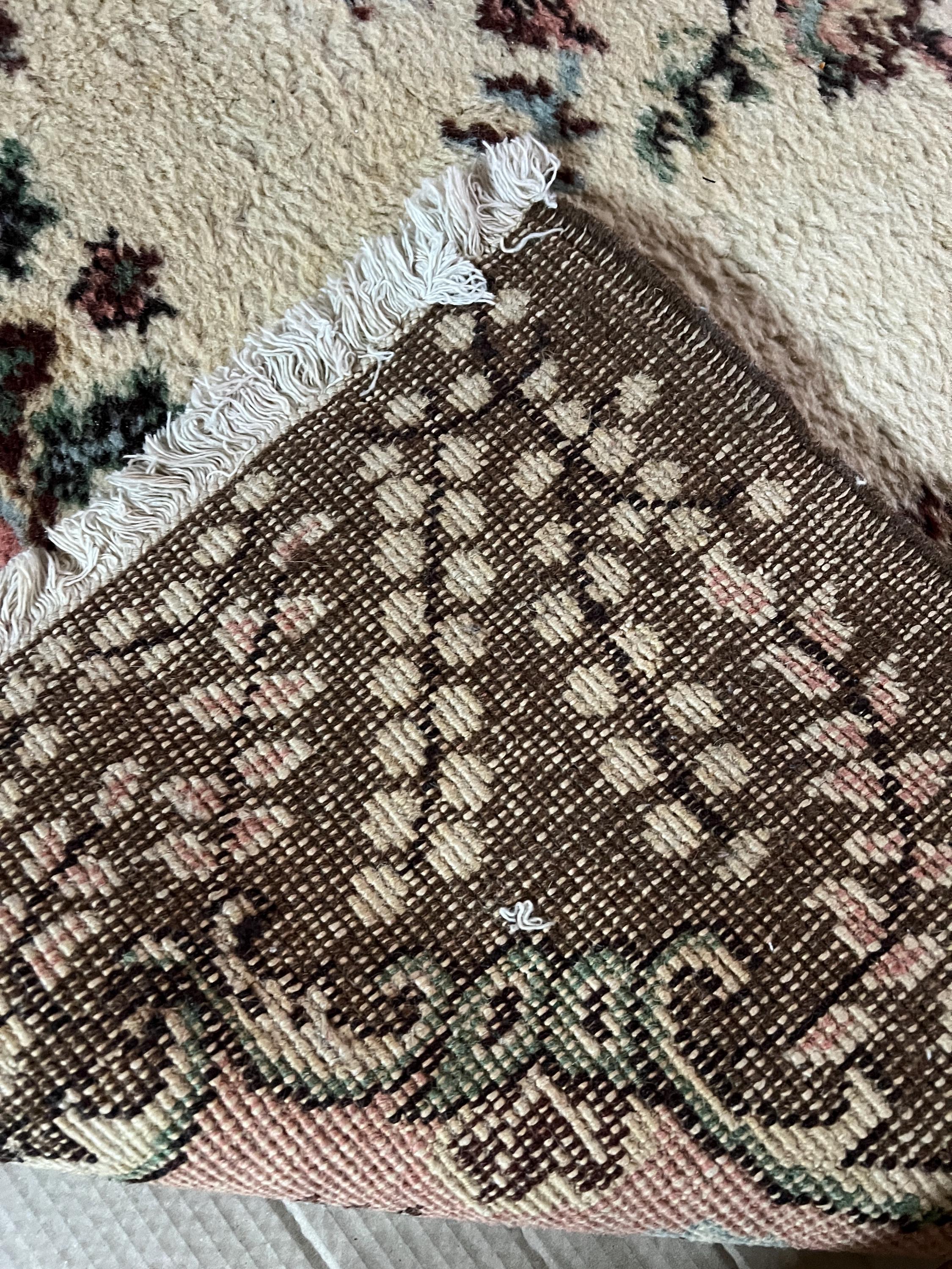 Vintage Handwoven Isparta Wool Rug – Floral Medallion Design, Turkish Traditional Carpet, Soft Pastel Colors, Anatolian Home Decor